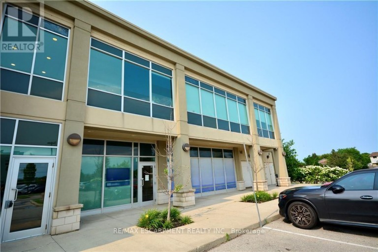 204 - 325 WINTERBERRY DRIVE, Hamilton (Stoney Creek), Ontario, L8J0B6