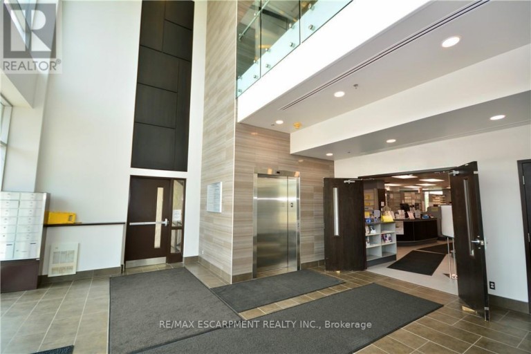 204 - 325 WINTERBERRY DRIVE, Hamilton (Stoney Creek), Ontario, L8J0B6
