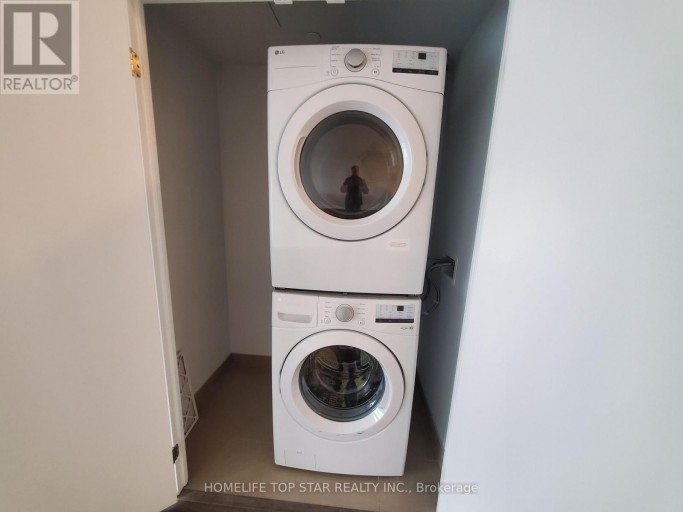 620 - 430 SQUARE ONE DRIVE, Mississauga (City Centre), Ontario, L5B3Y1