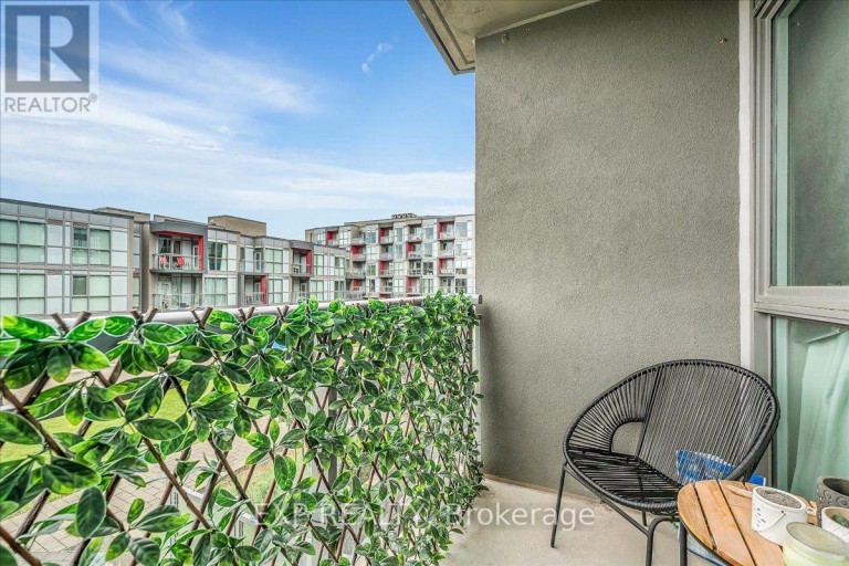 B318 - 5240 DUNDAS STREET, Burlington (Orchard), Ontario, L7L0J6