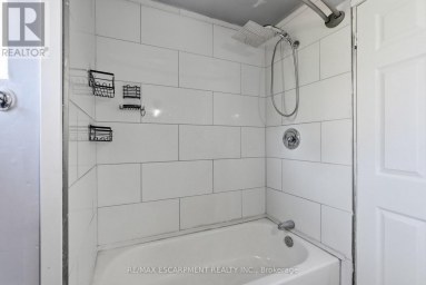 41 BARNESDALE AVENUE N Hamilton (Stipley) Ontario photo 21