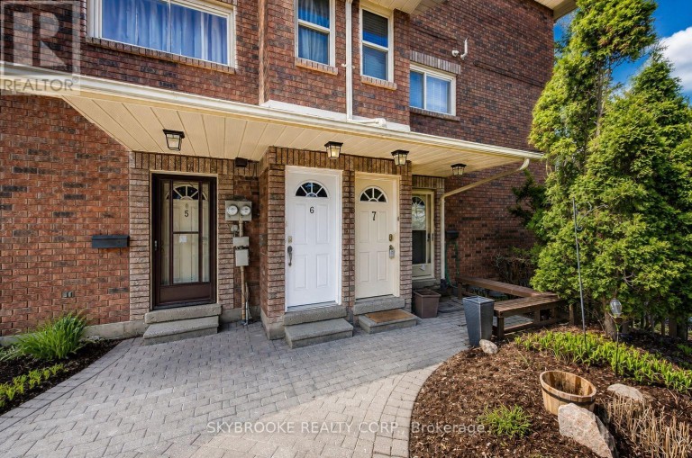 7 - 48 LOGGERS RUN, Barrie (Ardagh), Ontario, L4N6W5