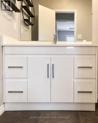 7 - 48 LOGGERS RUN, Barrie (Ardagh), Ontario, L4N6W5
