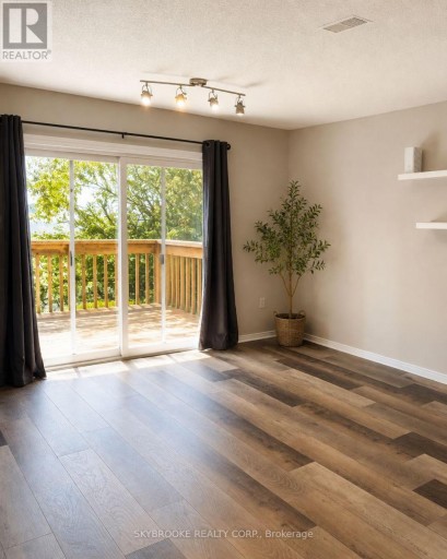 7 - 48 LOGGERS RUN, Barrie (Ardagh), Ontario, L4N6W5