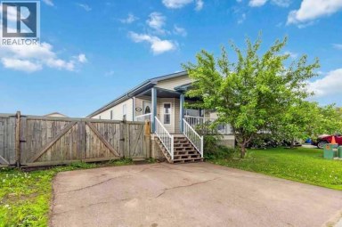 221 Ash Way Fort McMurray Alberta photo 2