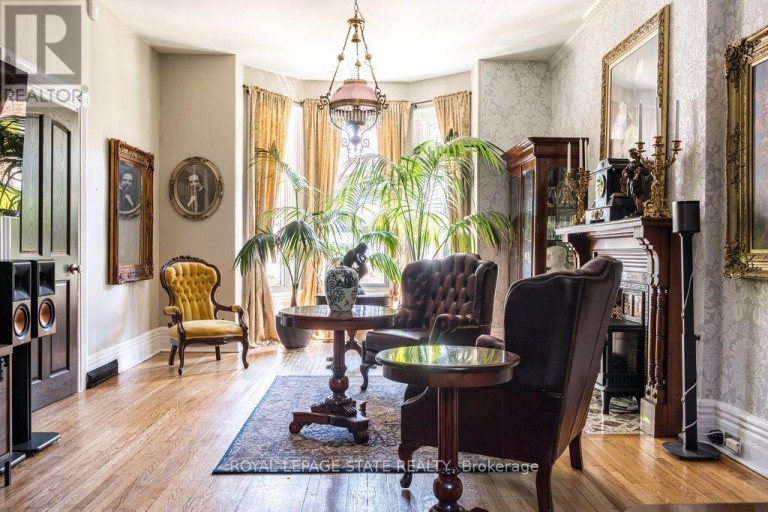 122 EAST AVENUE S, Hamilton (Stinson), Ontario, L8N2T7