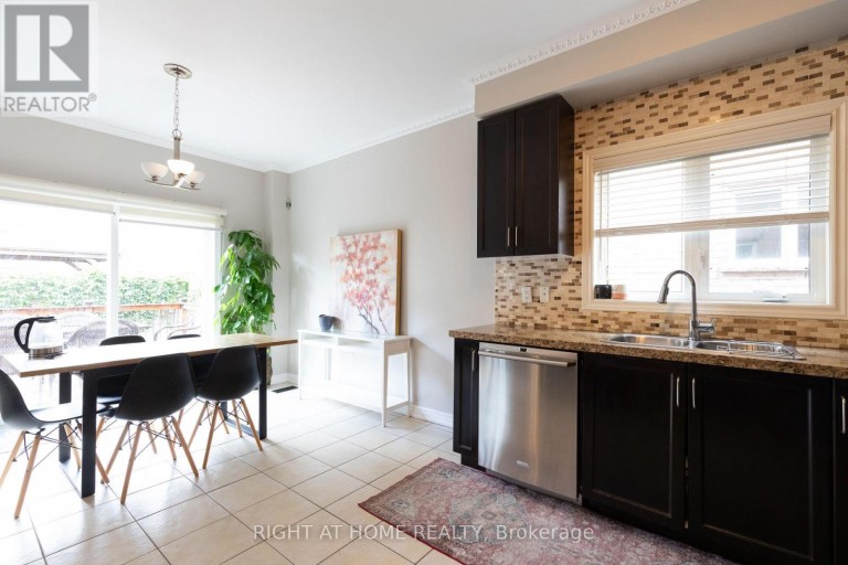 182 MAURIER BOULEVARD, Vaughan (Patterson), Ontario, L6A0V2