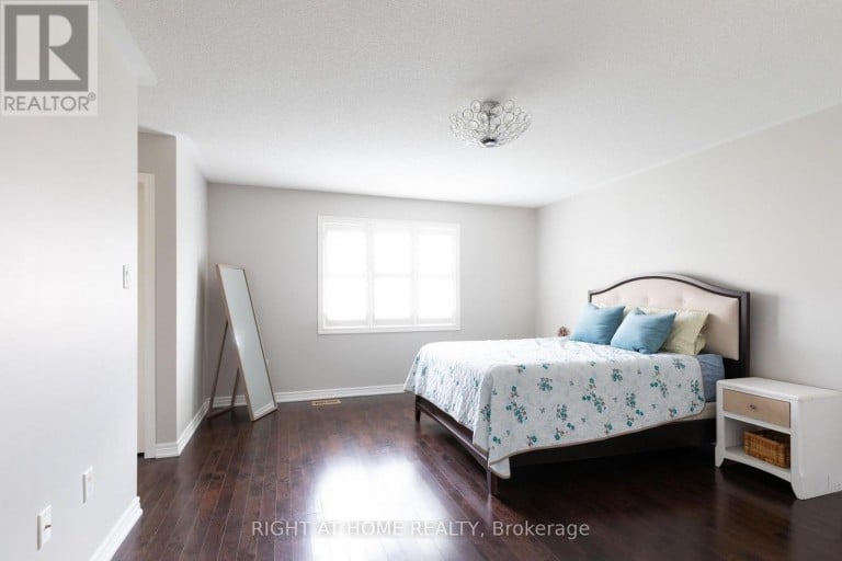 182 MAURIER BOULEVARD, Vaughan (Patterson), Ontario, L6A0V2