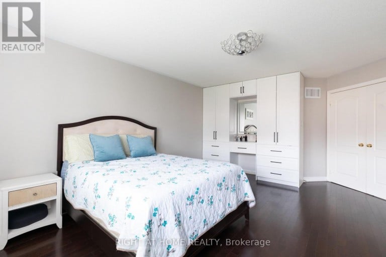 182 MAURIER BOULEVARD, Vaughan (Patterson), Ontario, L6A0V2