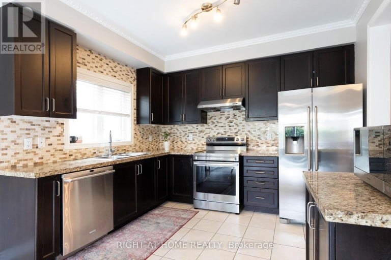 182 MAURIER BOULEVARD, Vaughan (Patterson), Ontario, L6A0V2