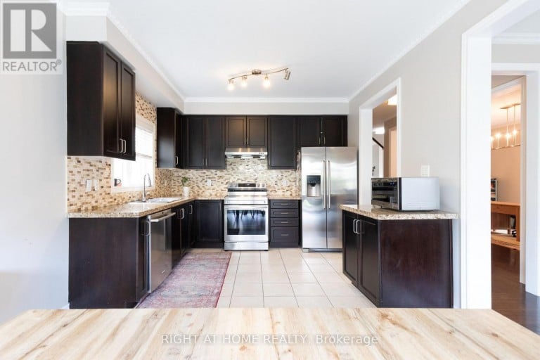 182 MAURIER BOULEVARD, Vaughan (Patterson), Ontario, L6A0V2