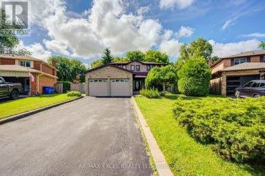 104 LAMBETH COURT Newmarket (Gorham-College Manor) Ontario photo 1