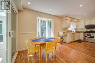 104 LAMBETH COURT Newmarket (Gorham-College Manor) Ontario photo 16