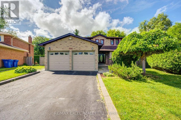 104 LAMBETH COURT, Newmarket (Gorham-College Manor), Ontario, L3Y6S1