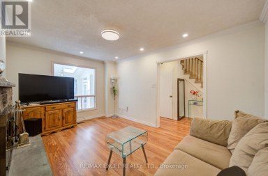 104 LAMBETH COURT Newmarket (Gorham-College Manor) Ontario photo 22