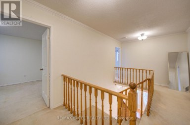 104 LAMBETH COURT Newmarket (Gorham-College Manor) Ontario photo 28