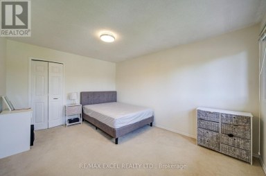 104 LAMBETH COURT Newmarket (Gorham-College Manor) Ontario photo 30