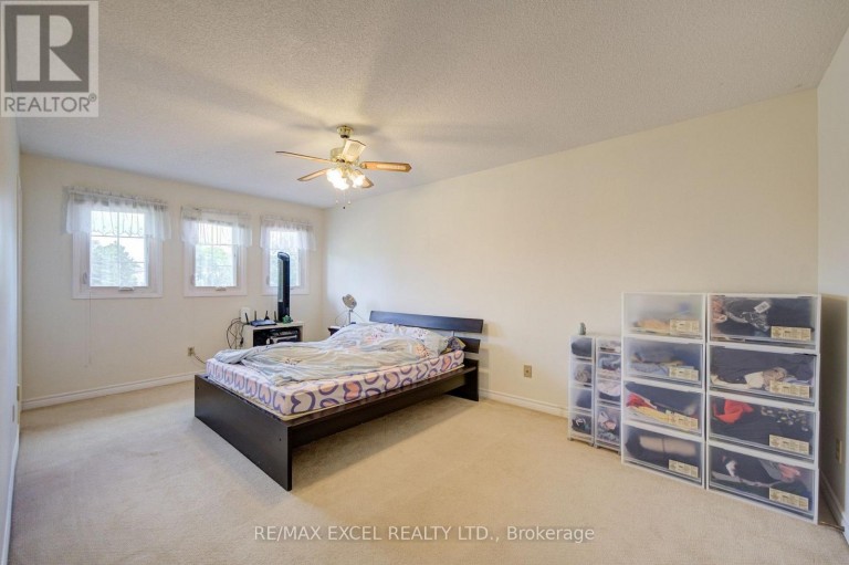 104 LAMBETH COURT, Newmarket (Gorham-College Manor), Ontario, L3Y6S1
