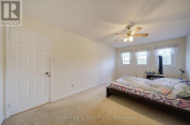 104 LAMBETH COURT Newmarket (Gorham-College Manor) Ontario photo 34