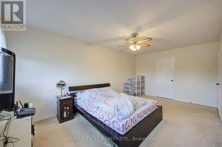 104 LAMBETH COURT, Newmarket (Gorham-College Manor), Ontario, L3Y6S1