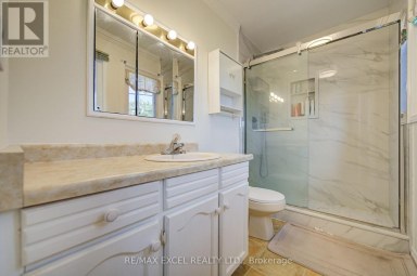 104 LAMBETH COURT Newmarket (Gorham-College Manor) Ontario photo 39