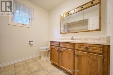 104 LAMBETH COURT Newmarket (Gorham-College Manor) Ontario photo 41