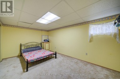 104 LAMBETH COURT Newmarket (Gorham-College Manor) Ontario photo 42