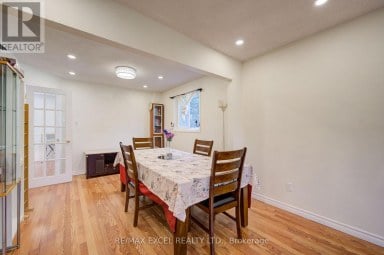 104 LAMBETH COURT Newmarket (Gorham-College Manor) Ontario photo 9