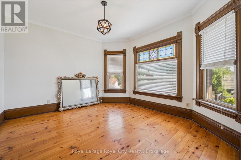 5 WEST STREET, Perth East (Milverton), Ontario, N0K1M0