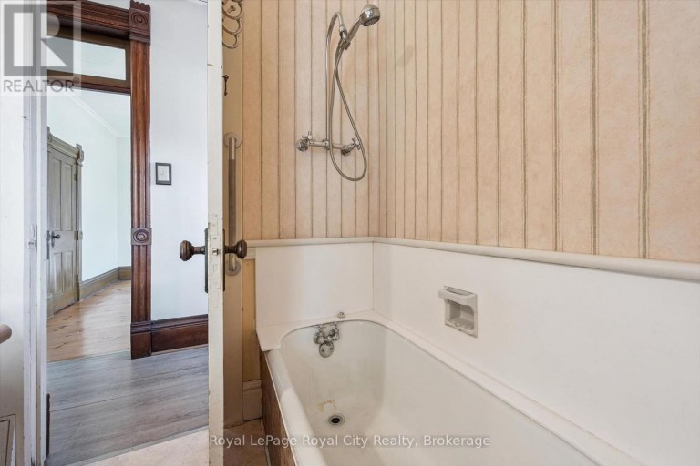 5 WEST STREET, Perth East (Milverton), Ontario, N0K1M0