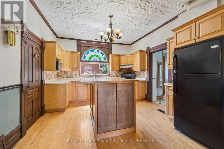 5 WEST STREET, Perth East (Milverton), Ontario, N0K1M0
