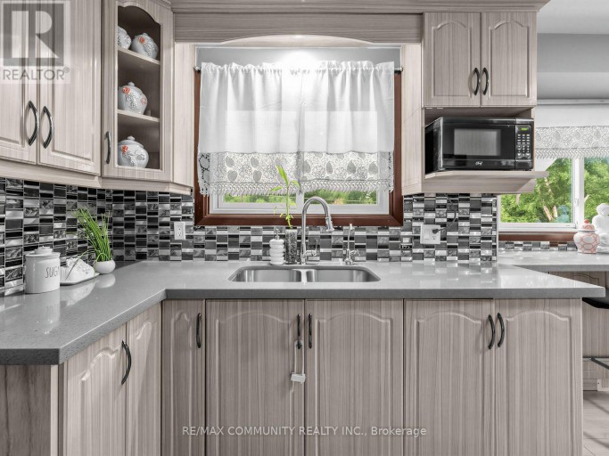 1397 CHARLES DRIVE, Burlington (Mountainside), Ontario, L7P2C8