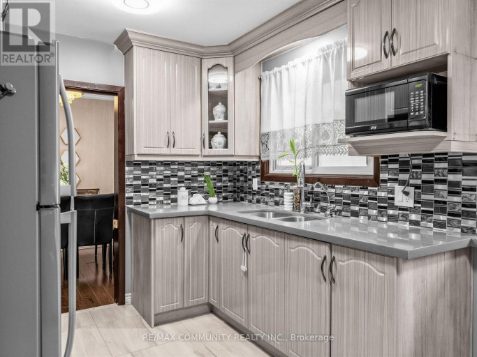 1397 CHARLES DRIVE, Burlington (Mountainside), Ontario, L7P2C8