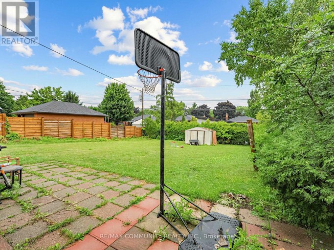 1397 CHARLES DRIVE, Burlington (Mountainside), Ontario, L7P2C8