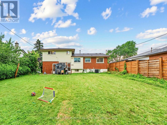 1397 CHARLES DRIVE, Burlington (Mountainside), Ontario, L7P2C8