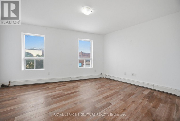 3331 DUNDAS STREET W, Toronto (Junction Area), Ontario, M6P2A6