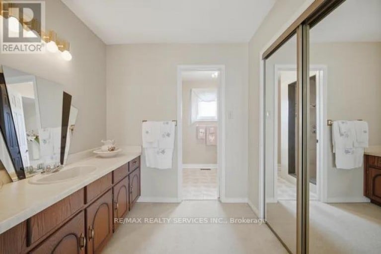 49 TURTLECREEK BOULEVARD, Brampton (Fletcher's Creek South), Ontario, L6W3X8