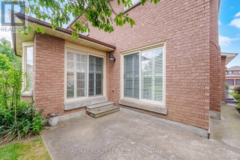 49 TURTLECREEK BOULEVARD, Brampton (Fletcher's Creek South), Ontario, L6W3X8