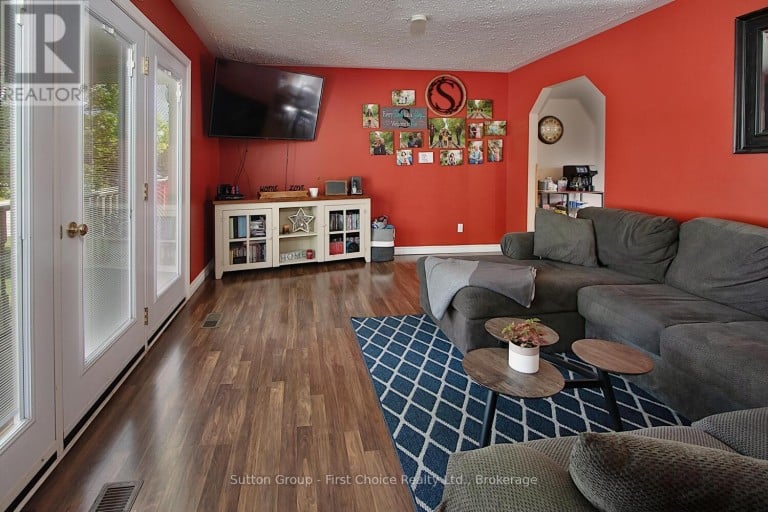 136 NAPIER STREET, West Perth (Mitchell), Ontario, N0K1N0