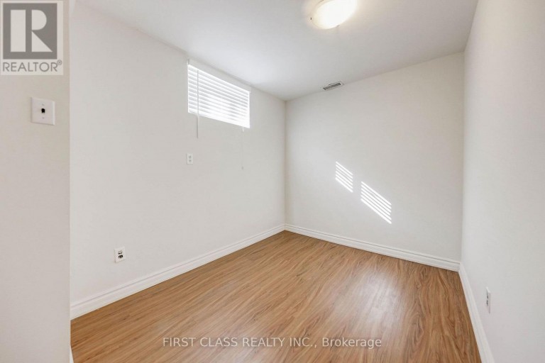 BASEMENT - 214 LINDEN AVENUE, Toronto (Kennedy Park), Ontario, M1K3H8