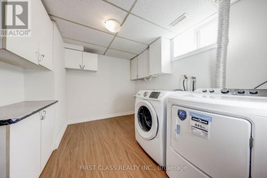 BASEMENT - 214 LINDEN AVENUE Toronto (Kennedy Park) Ontario photo 3