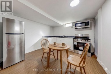 BASEMENT - 214 LINDEN AVENUE Toronto (Kennedy Park) Ontario photo 7