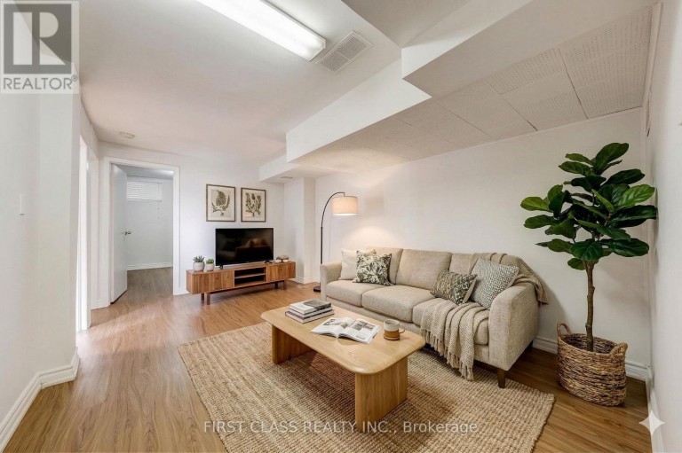 BASEMENT - 214 LINDEN AVENUE, Toronto (Kennedy Park), Ontario, M1K3H8