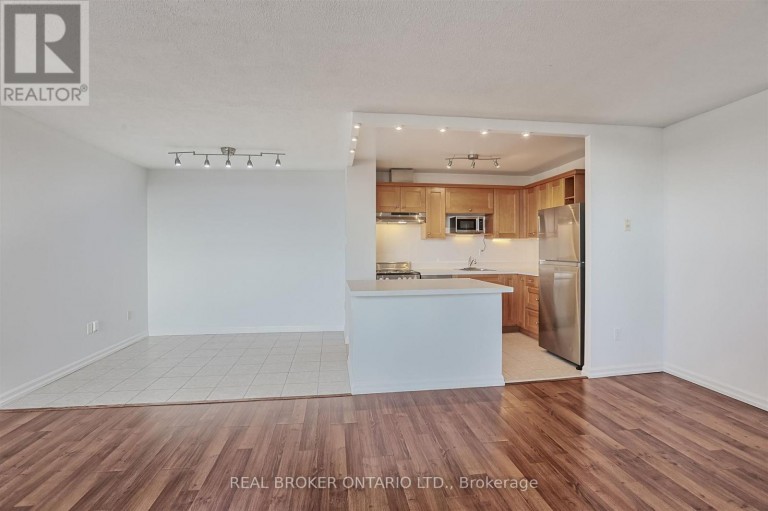 707 - 3065 QUEEN FREDERICA DRIVE, Mississauga (Applewood), Ontario, L4Y3A3