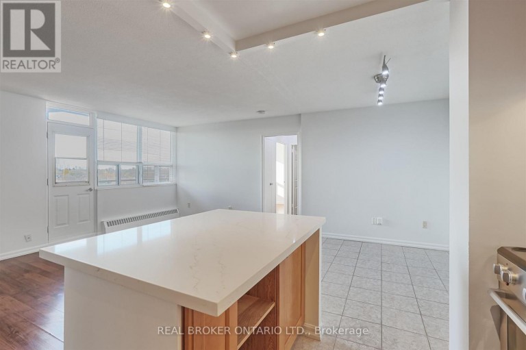 707 - 3065 QUEEN FREDERICA DRIVE, Mississauga (Applewood), Ontario, L4Y3A3
