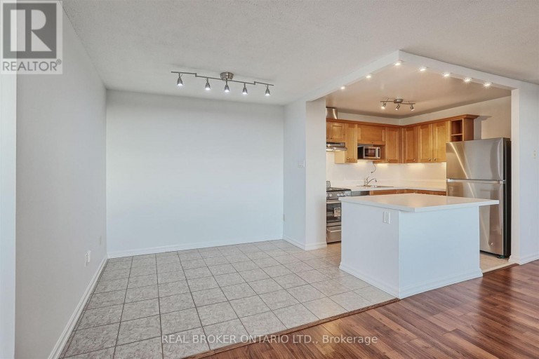 707 - 3065 QUEEN FREDERICA DRIVE, Mississauga (Applewood), Ontario, L4Y3A3