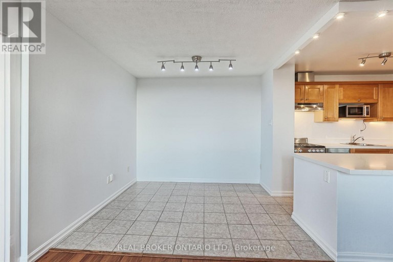 707 - 3065 QUEEN FREDERICA DRIVE, Mississauga (Applewood), Ontario, L4Y3A3