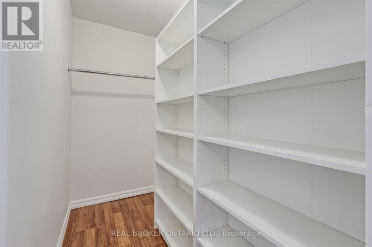707 - 3065 QUEEN FREDERICA DRIVE, Mississauga (Applewood), Ontario, L4Y3A3