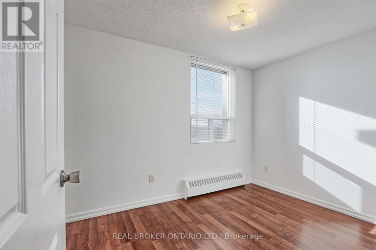 707 - 3065 QUEEN FREDERICA DRIVE, Mississauga (Applewood), Ontario, L4Y3A3