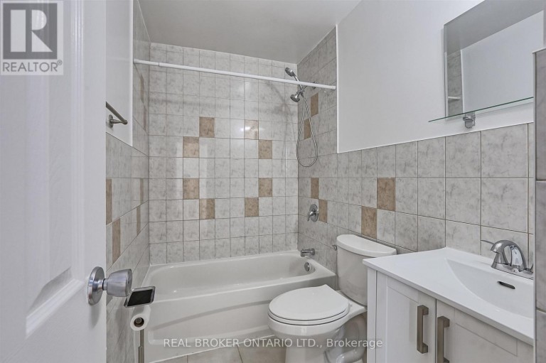 707 - 3065 QUEEN FREDERICA DRIVE, Mississauga (Applewood), Ontario, L4Y3A3